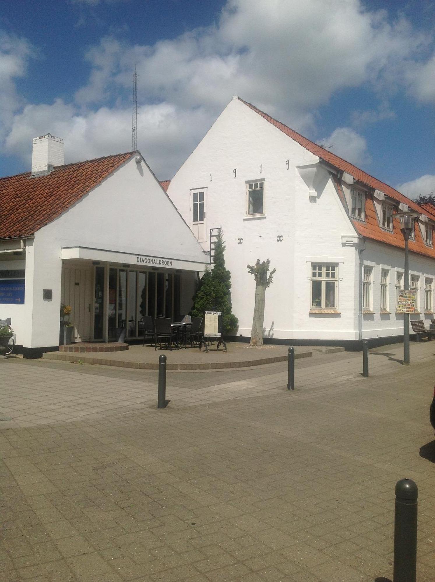 Diagonalkroen Give Exterior foto